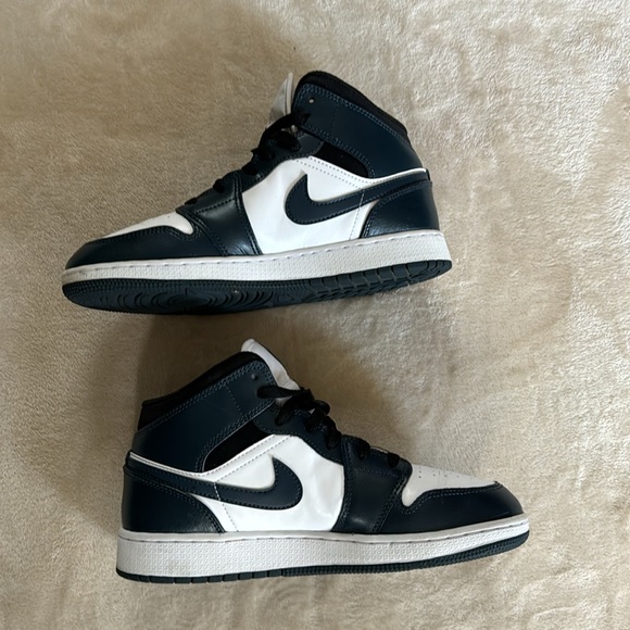 Air Jordan 1 MID navy white black sneakers - Picture 5 of 10
